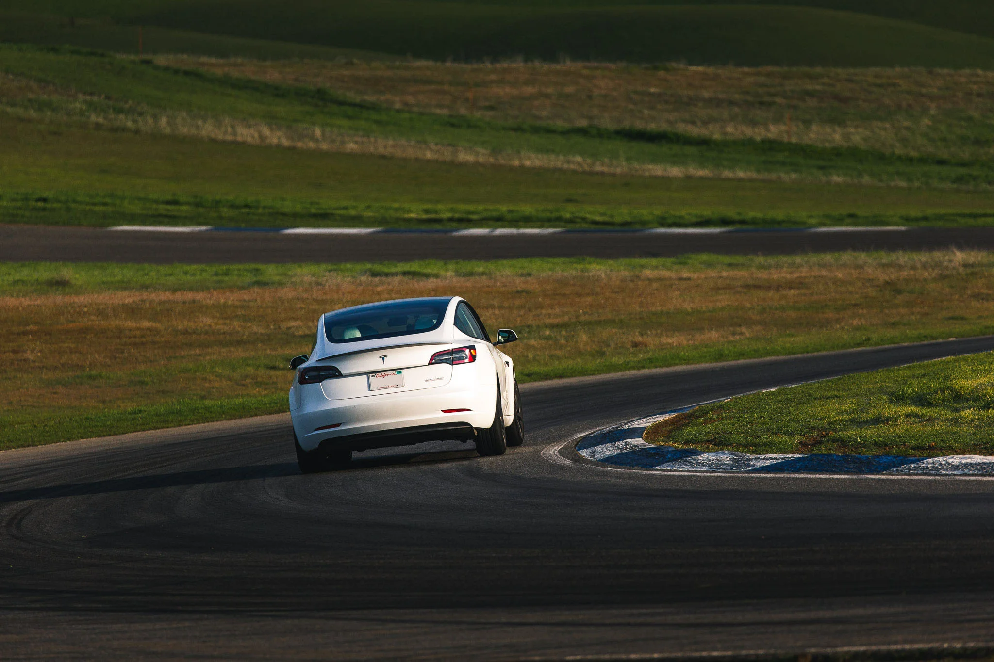 Tesla Model 3 Performance on OE Pirelli P Zero PZ4