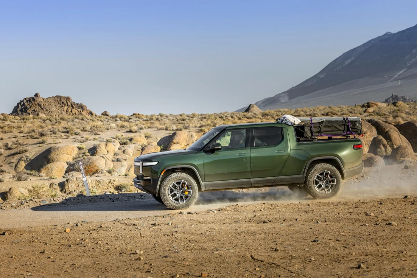 Rivian R1S on 20" Wheels